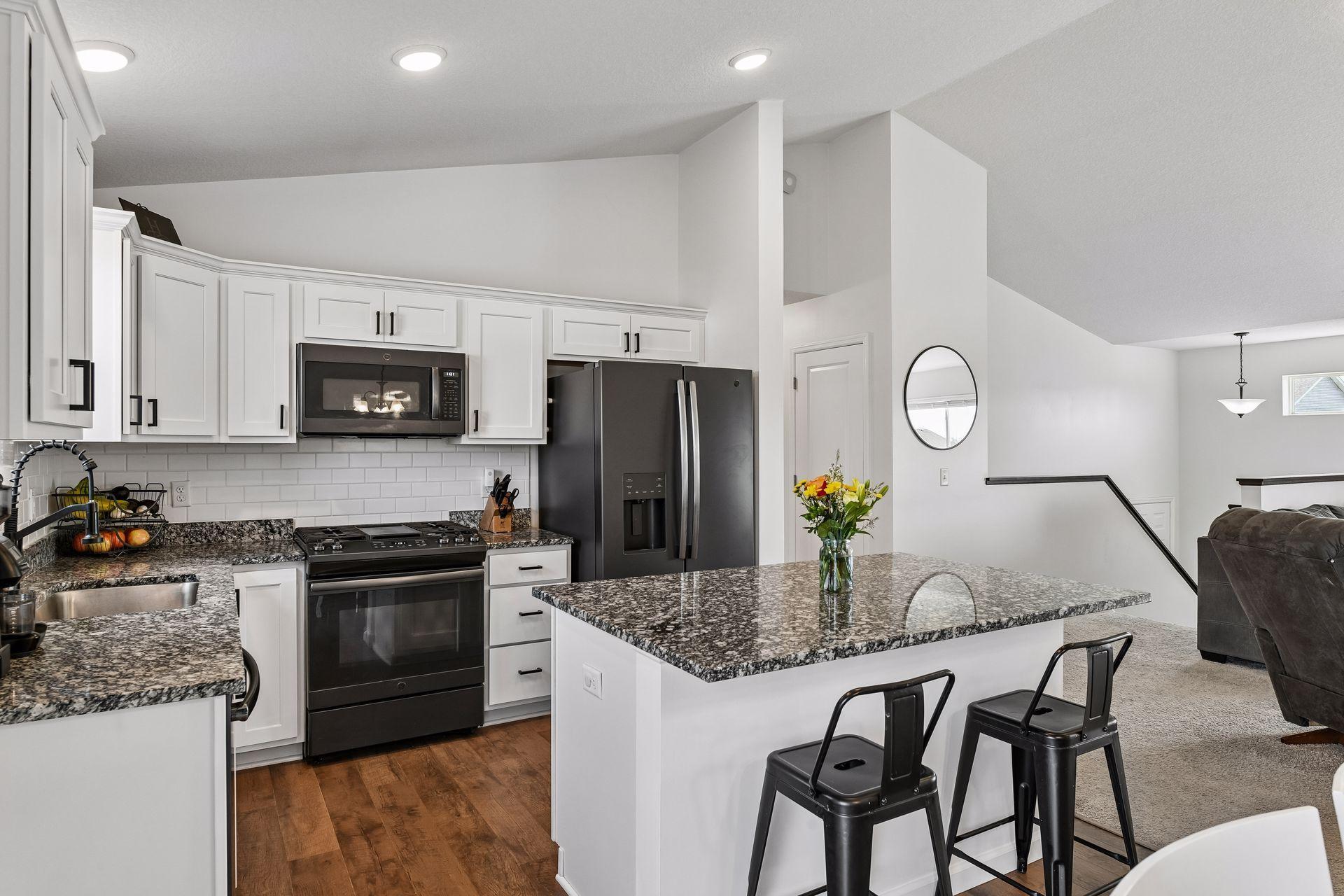 940 Lakewood Trail