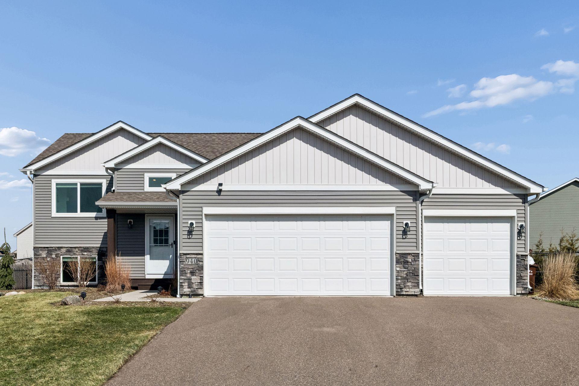 940 Lakewood Trail