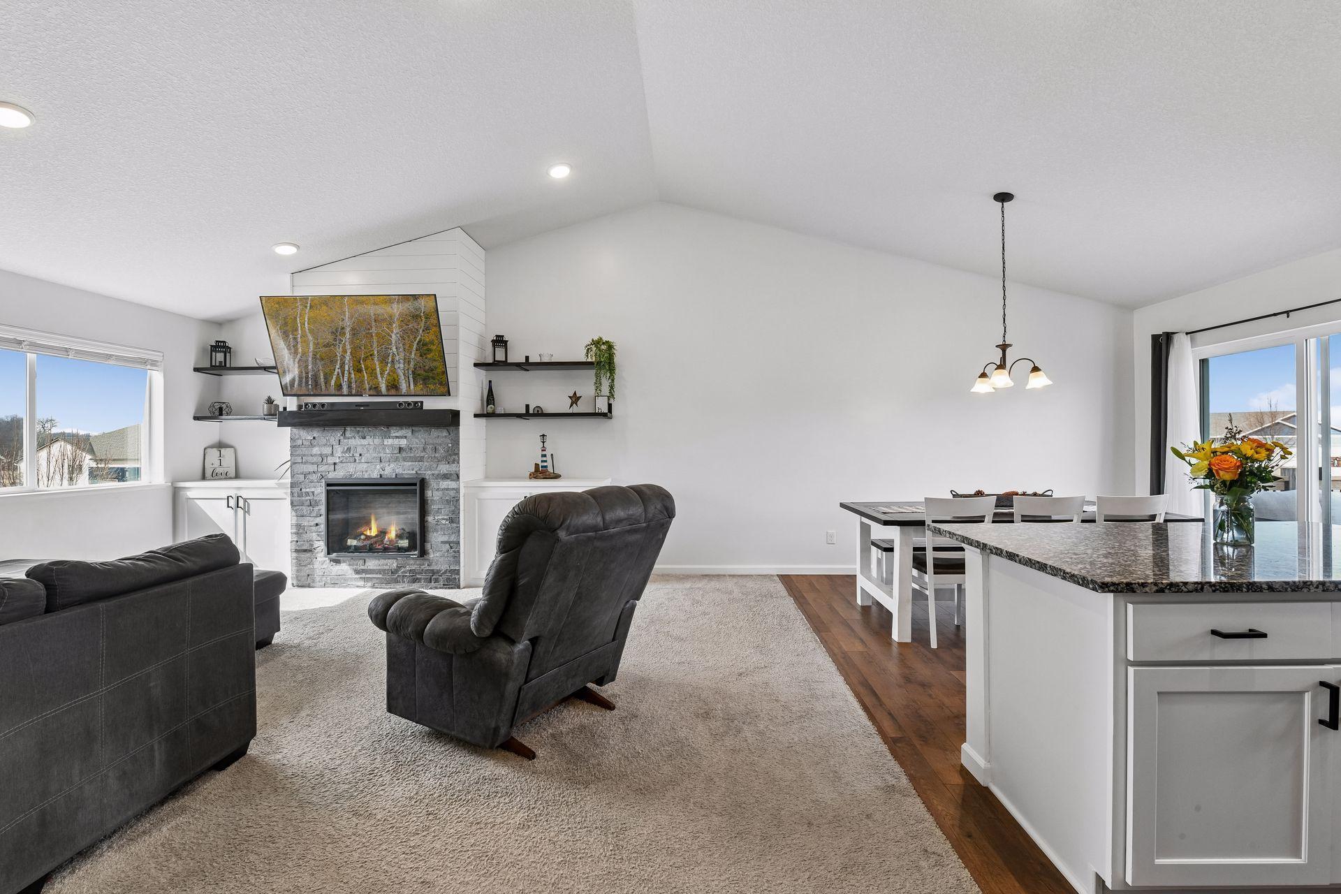 940 Lakewood Trail