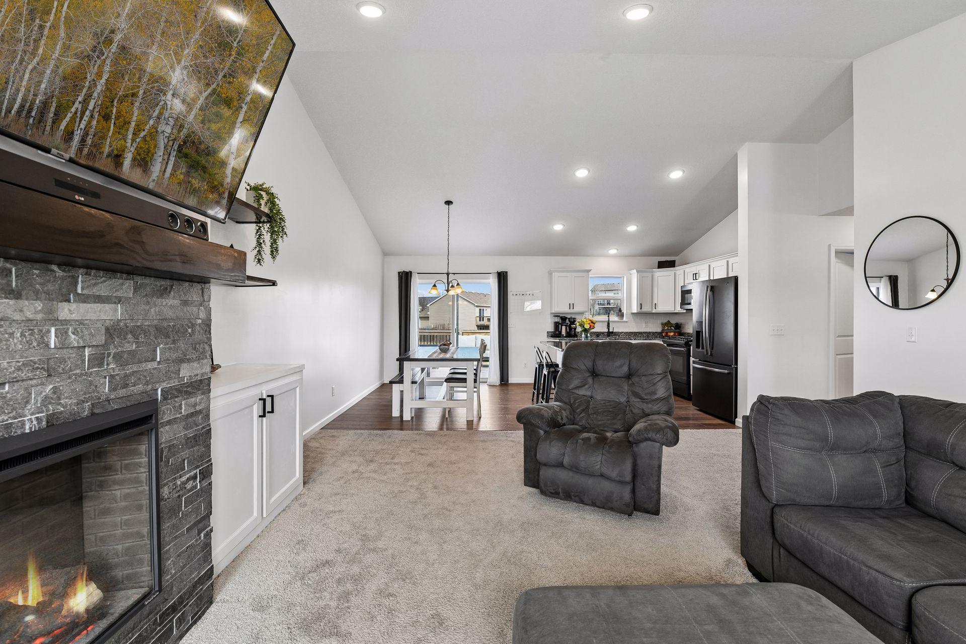 940 Lakewood Trail