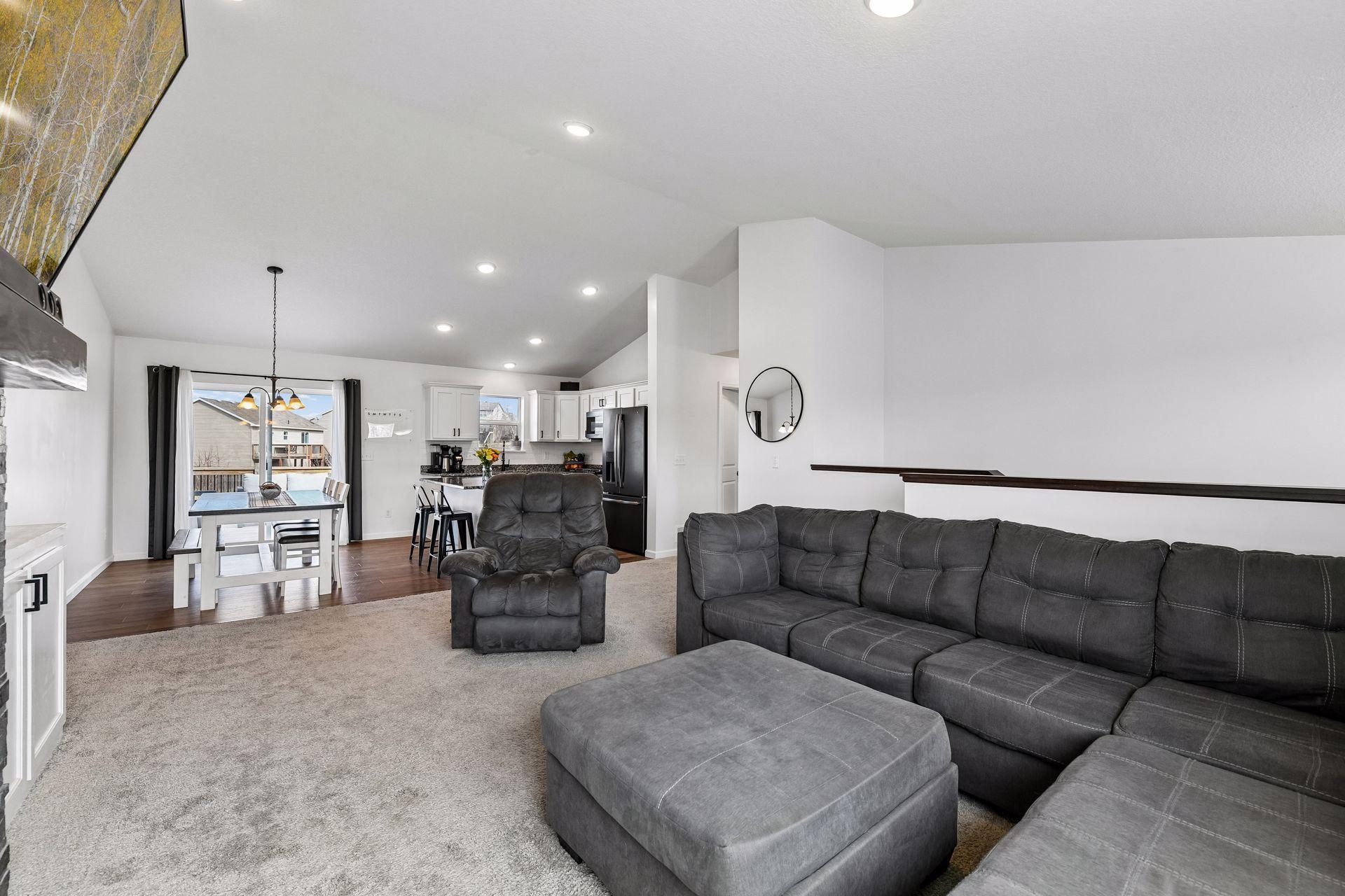940 Lakewood Trail