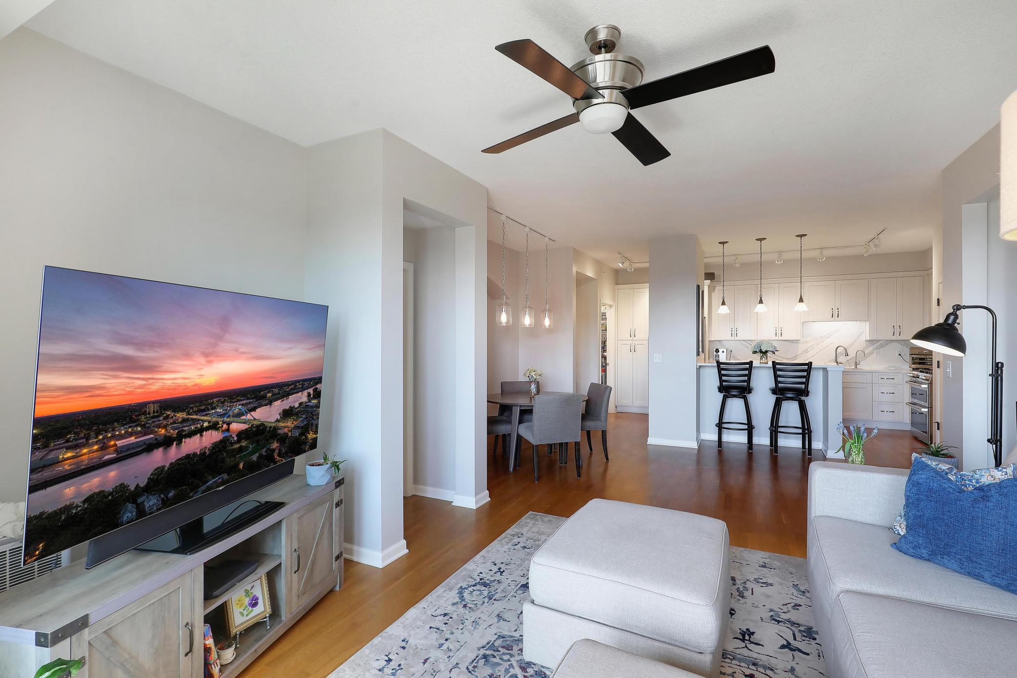 500 E Grant Street Unit: 707