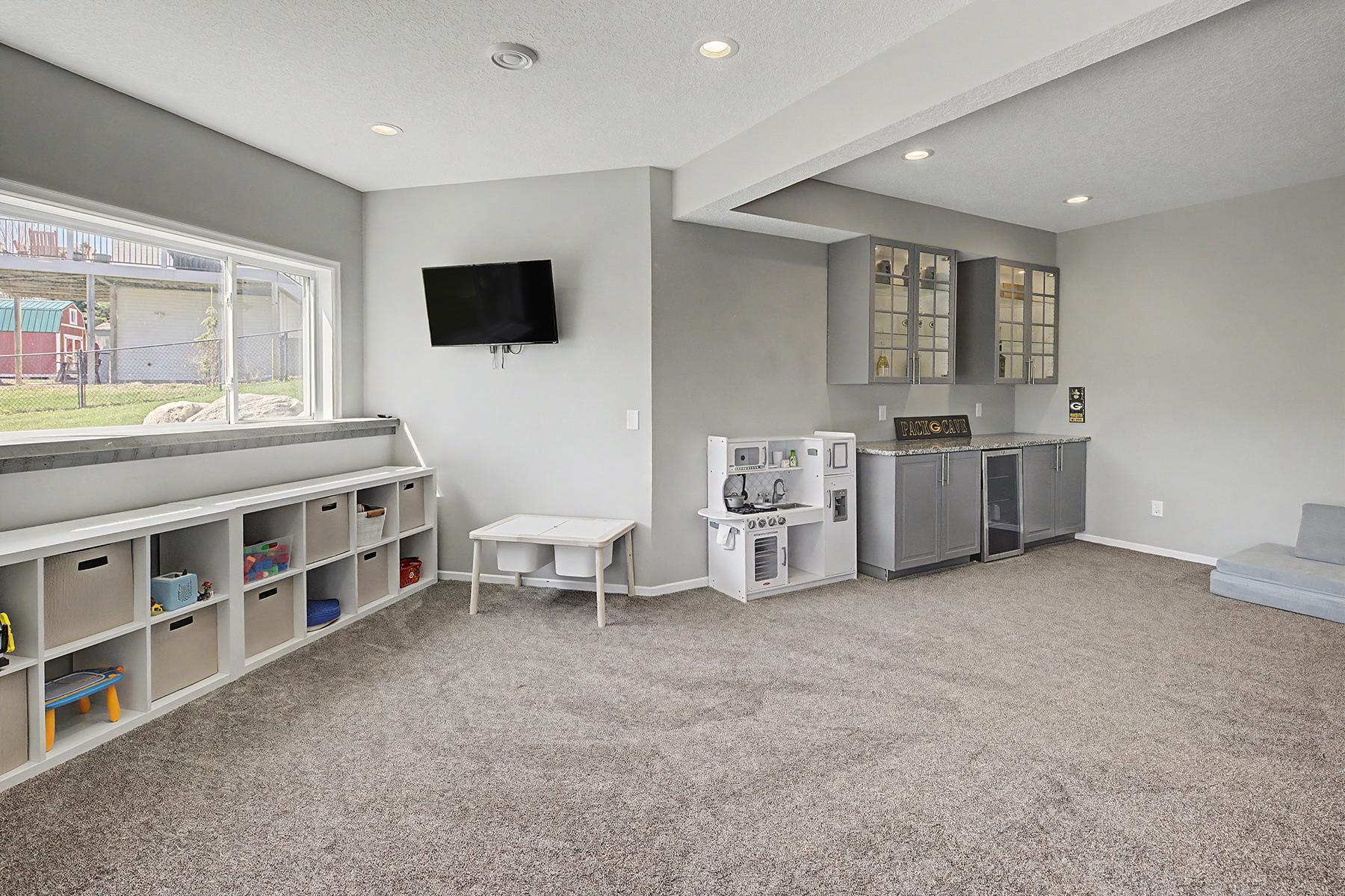473 Amberg Lane