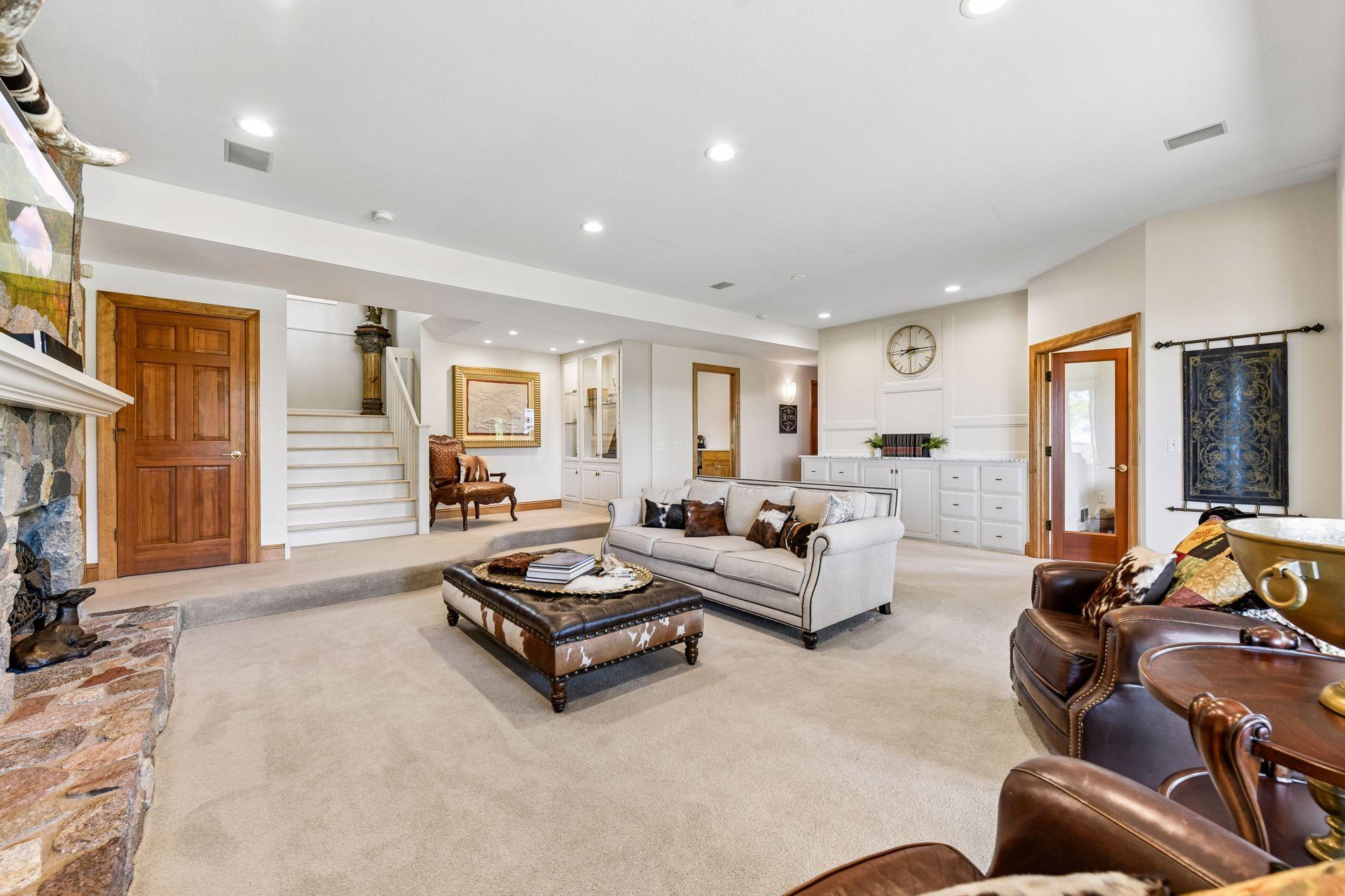 4820 Lodge Lane