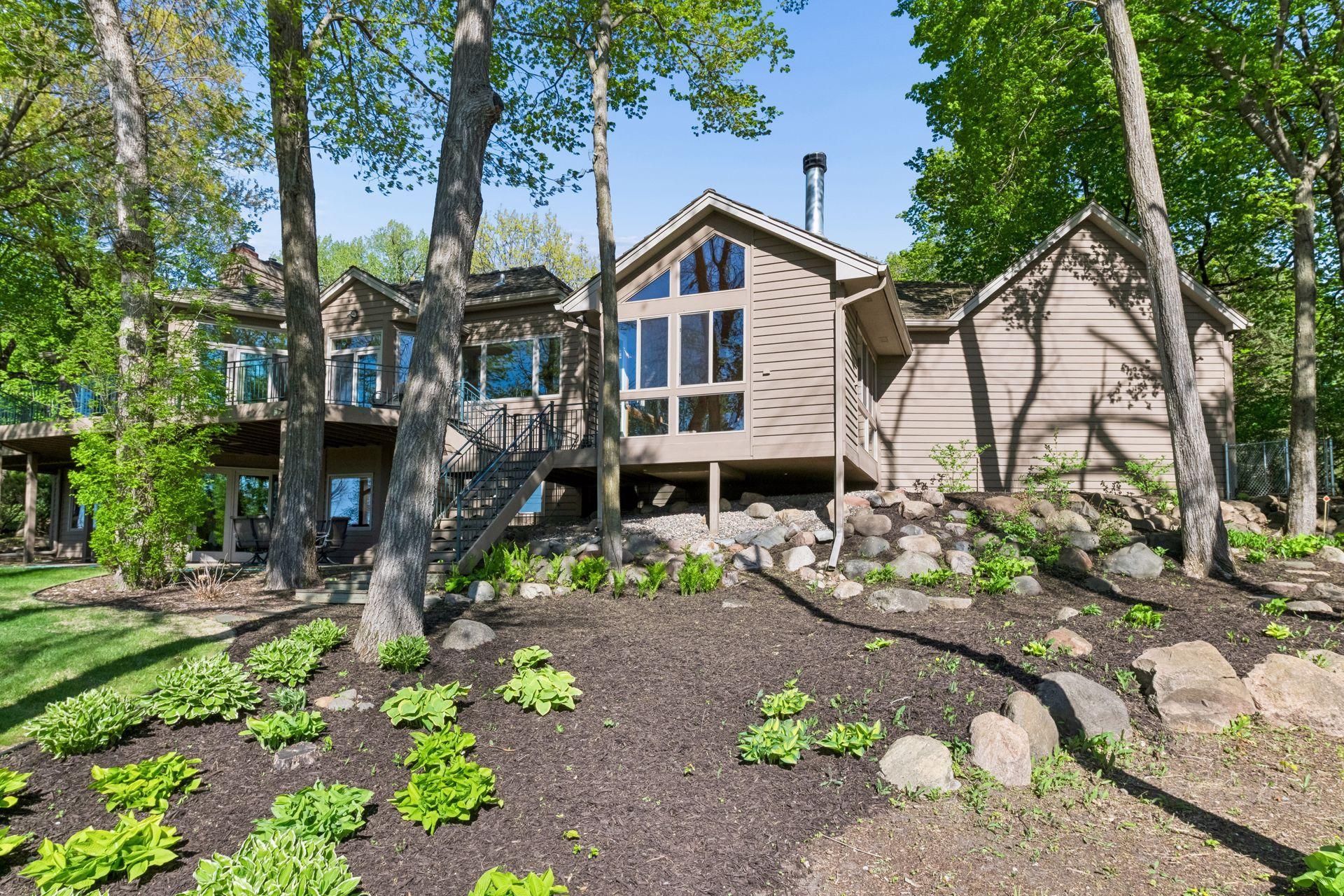 4820 Lodge Lane