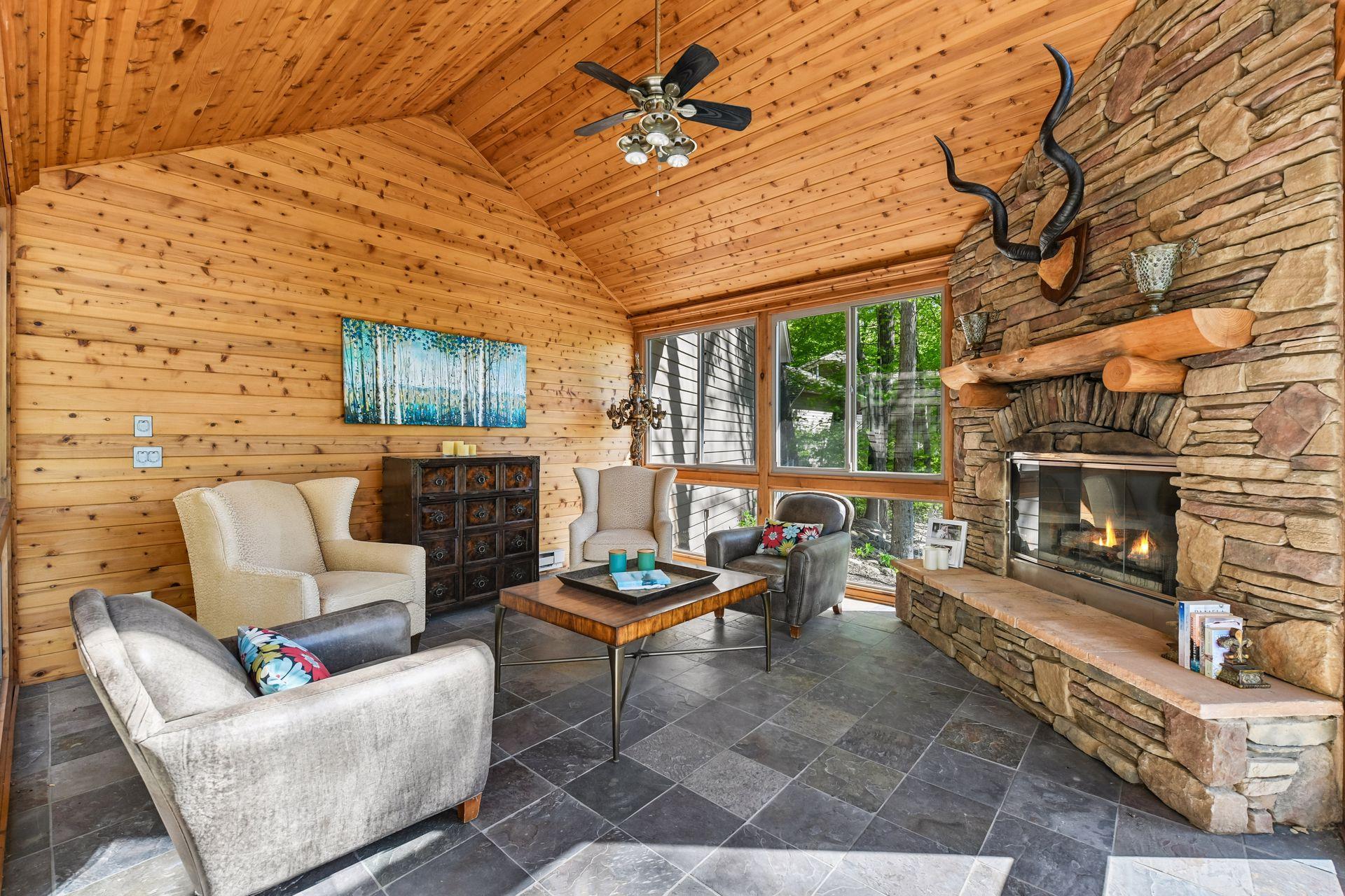 4820 Lodge Lane