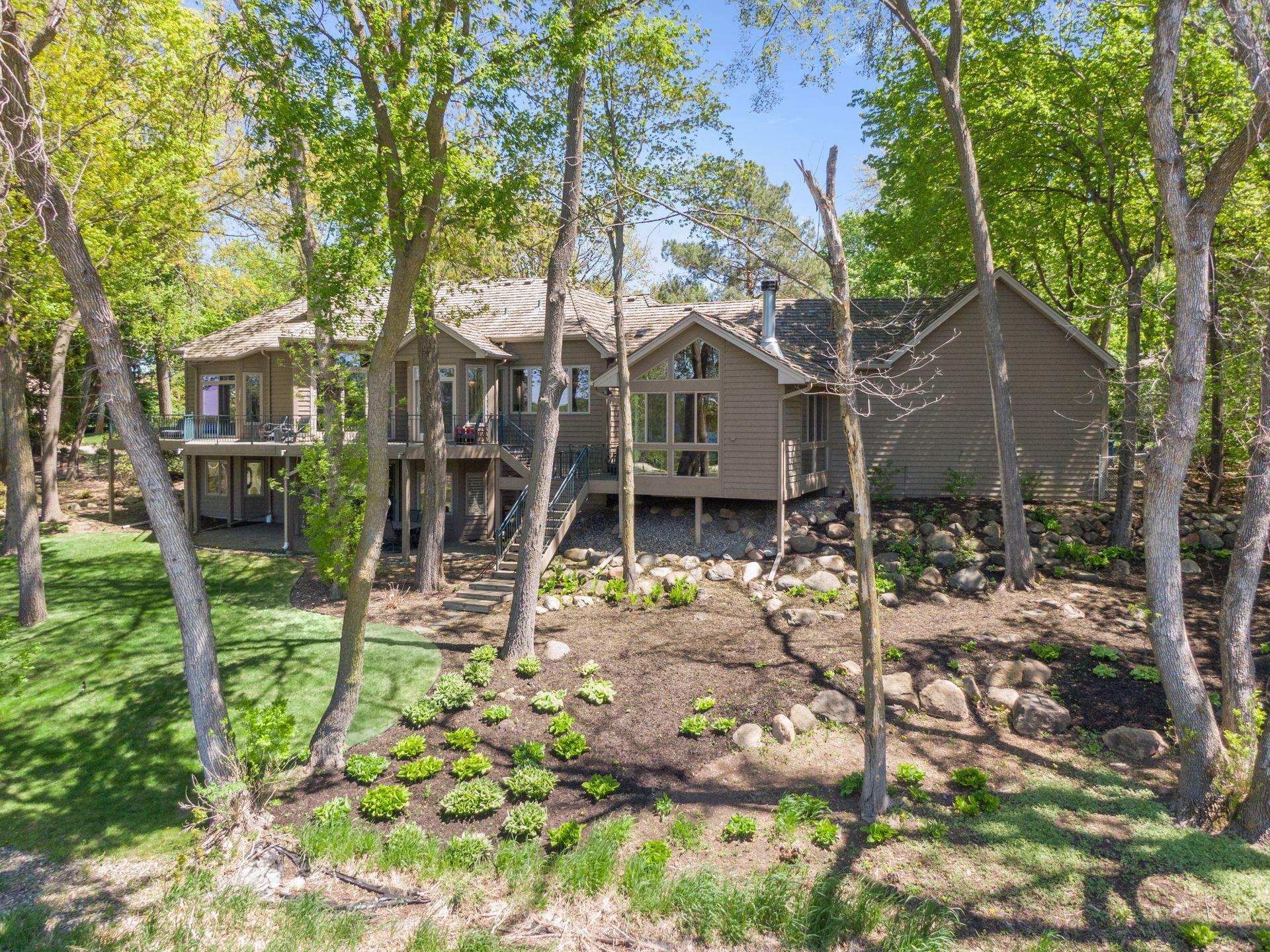 4820 Lodge Lane