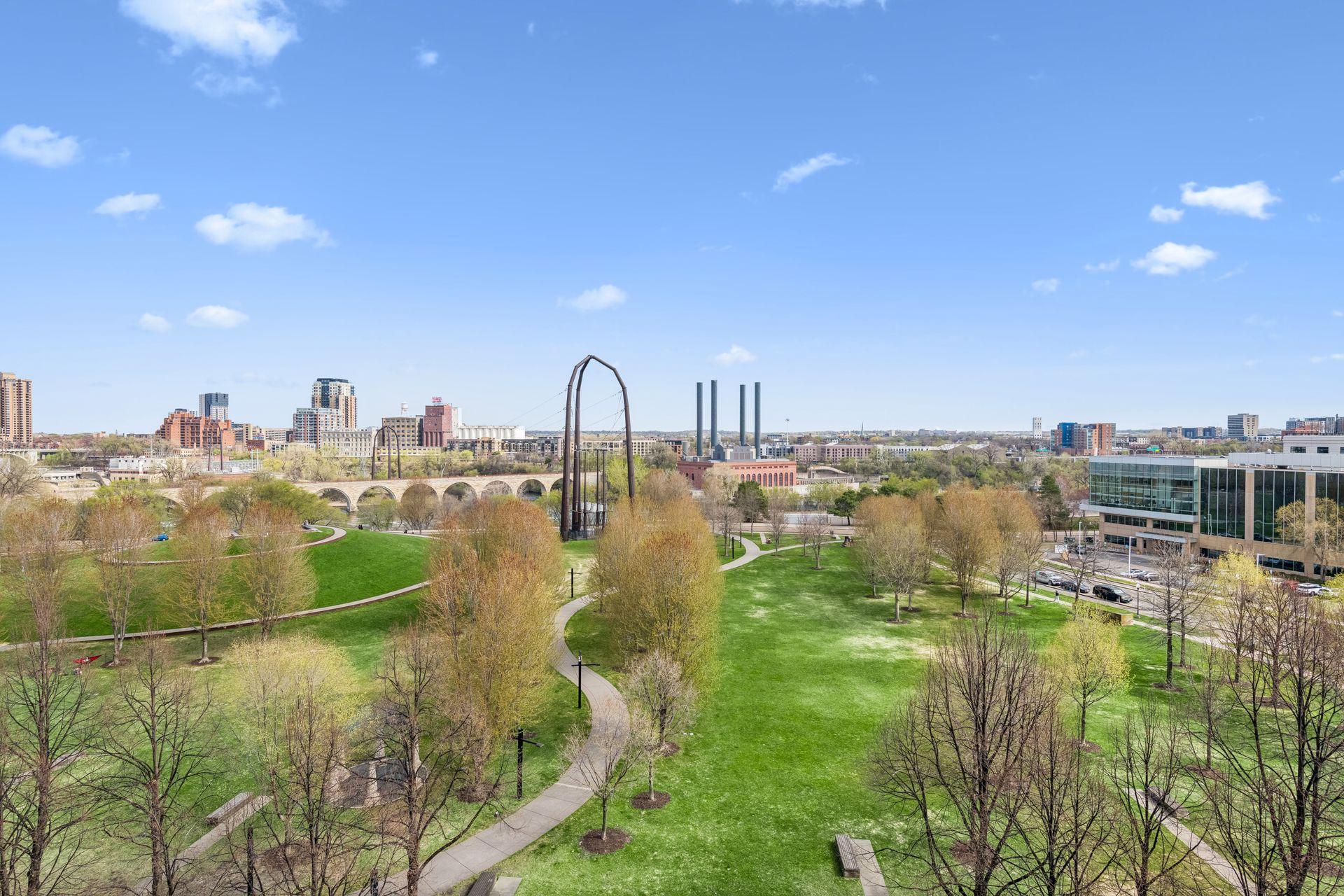 215 10th Avenue S Unit: 708