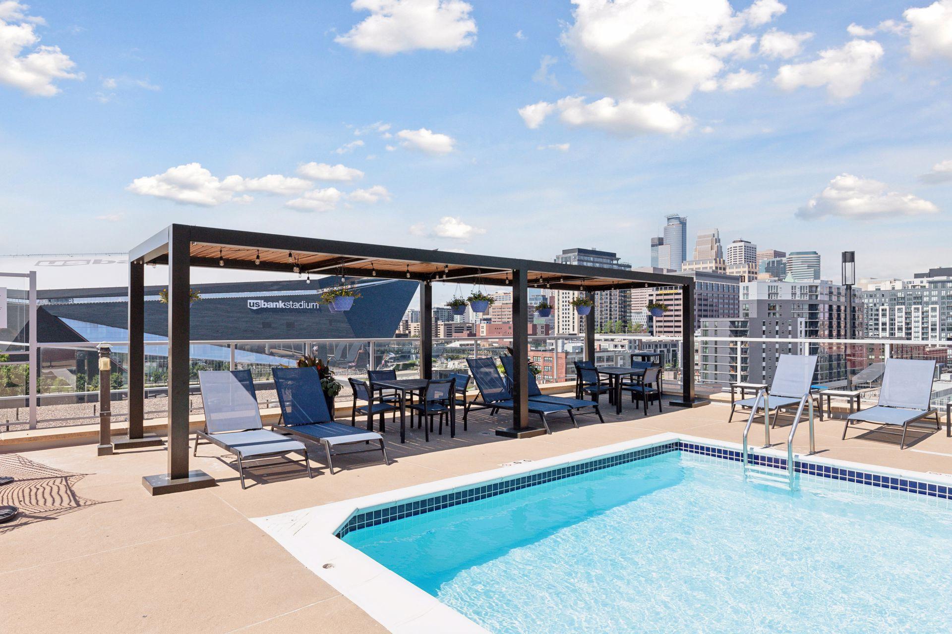 215 10th Avenue S Unit: 708