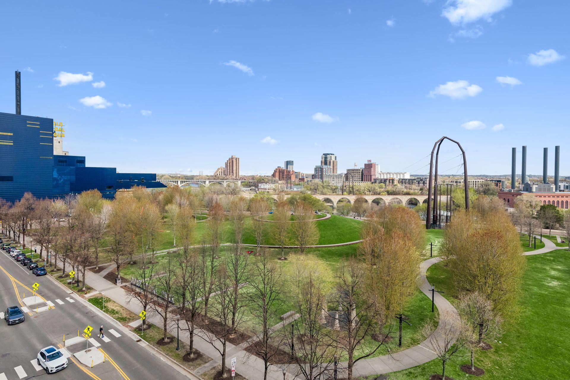 215 10th Avenue S Unit: 708