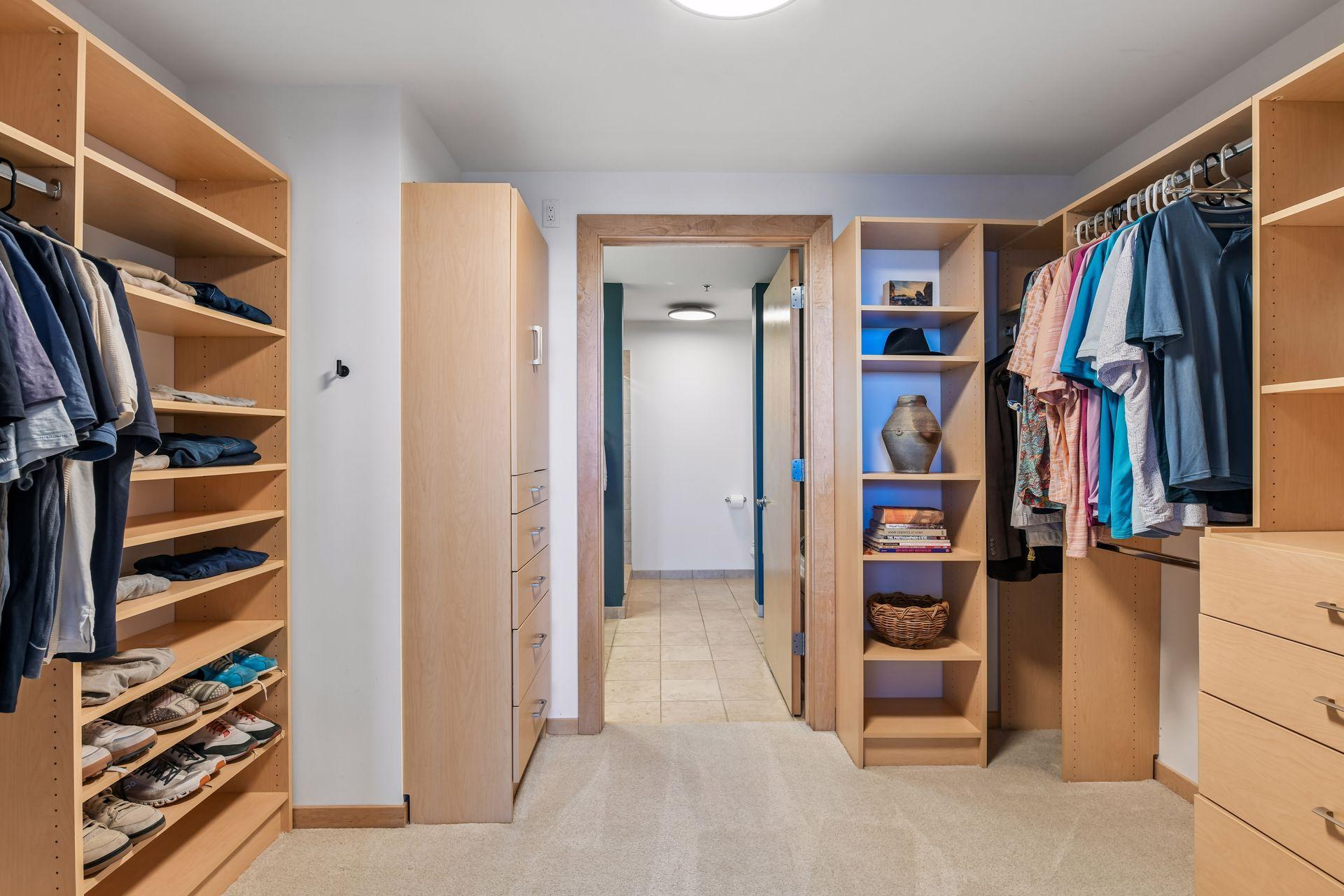 215 10th Avenue S Unit: 708