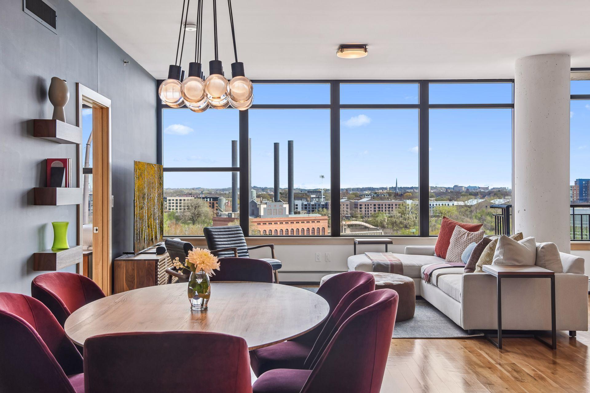 215 10th Avenue S Unit: 708