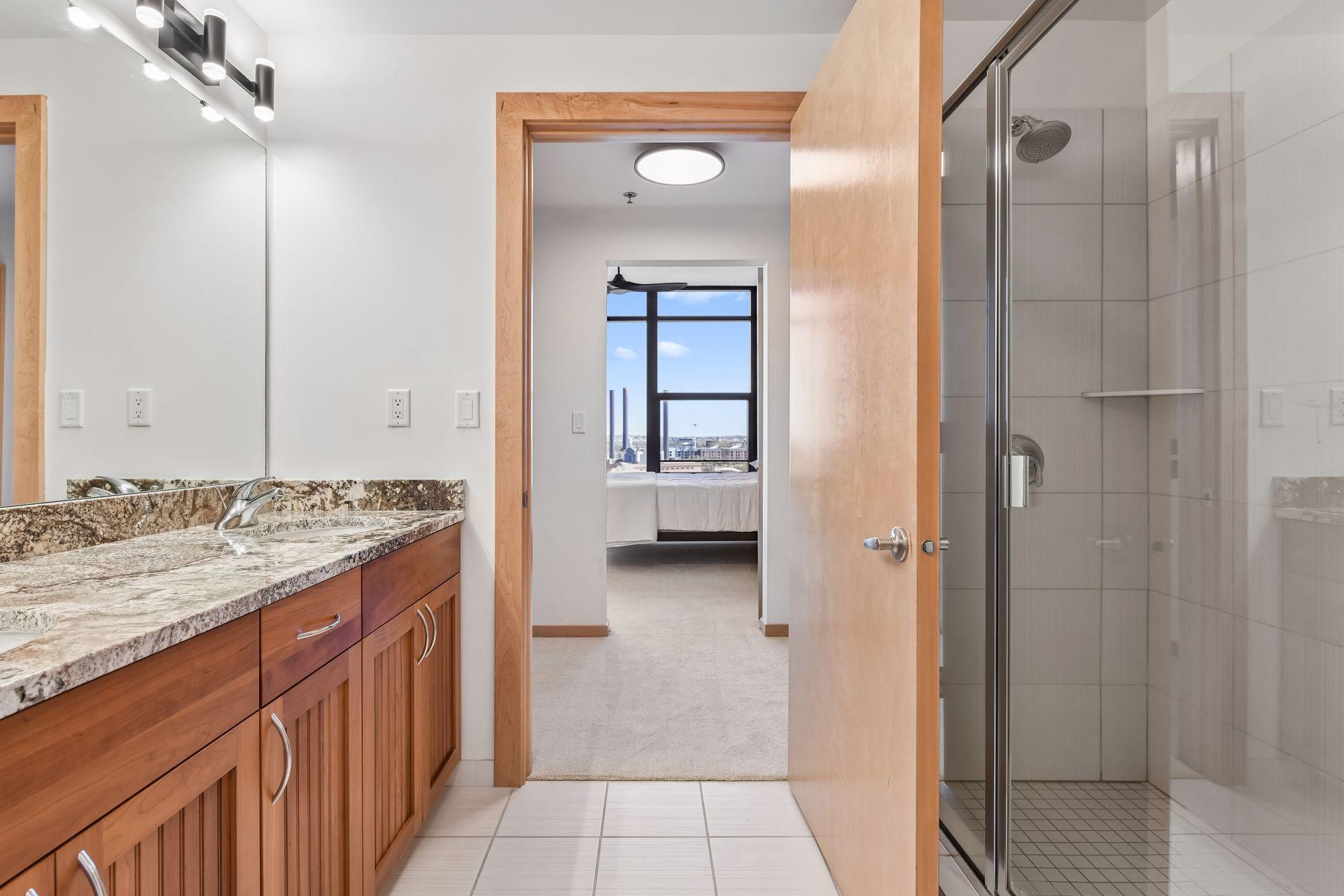 215 10th Avenue S Unit: 708