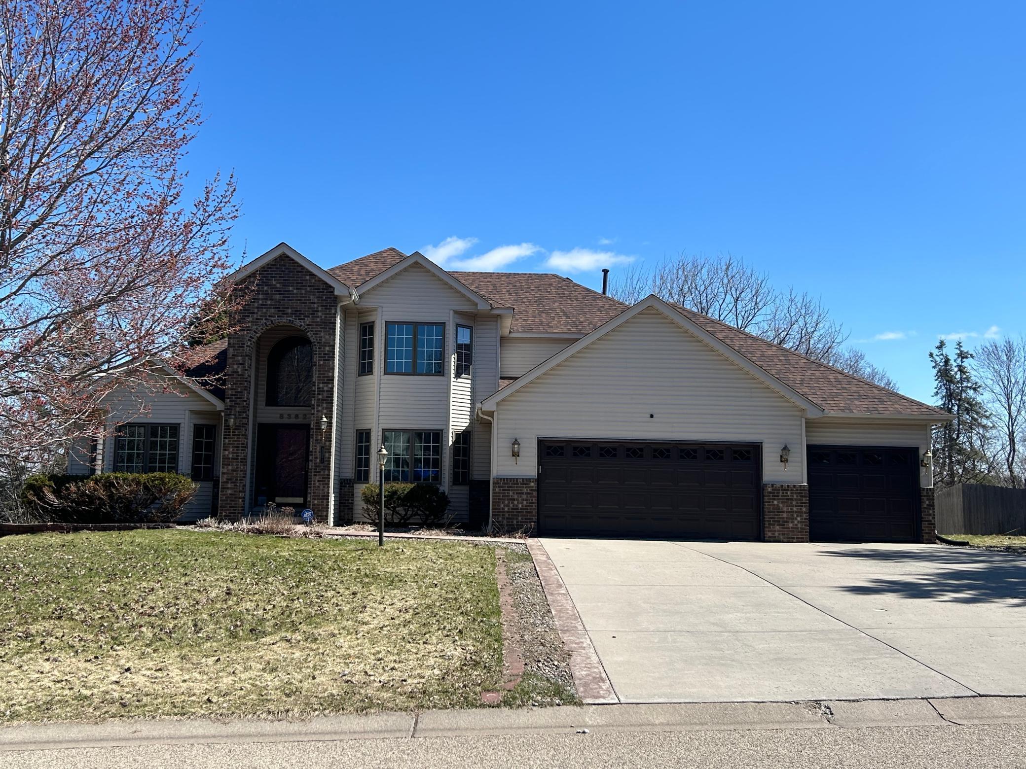 8362 Emerald Lane