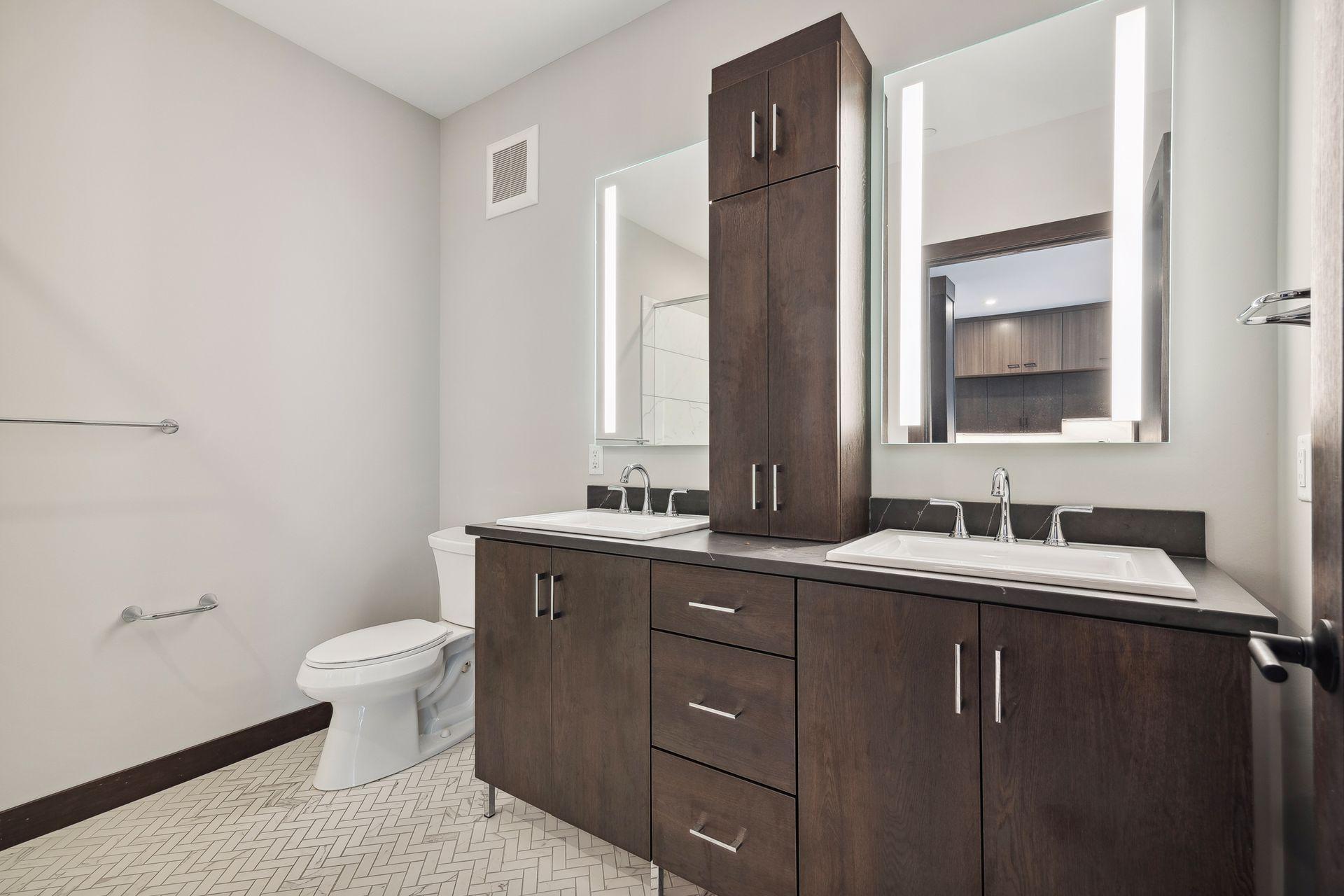 253 Lake Street E Unit: 206