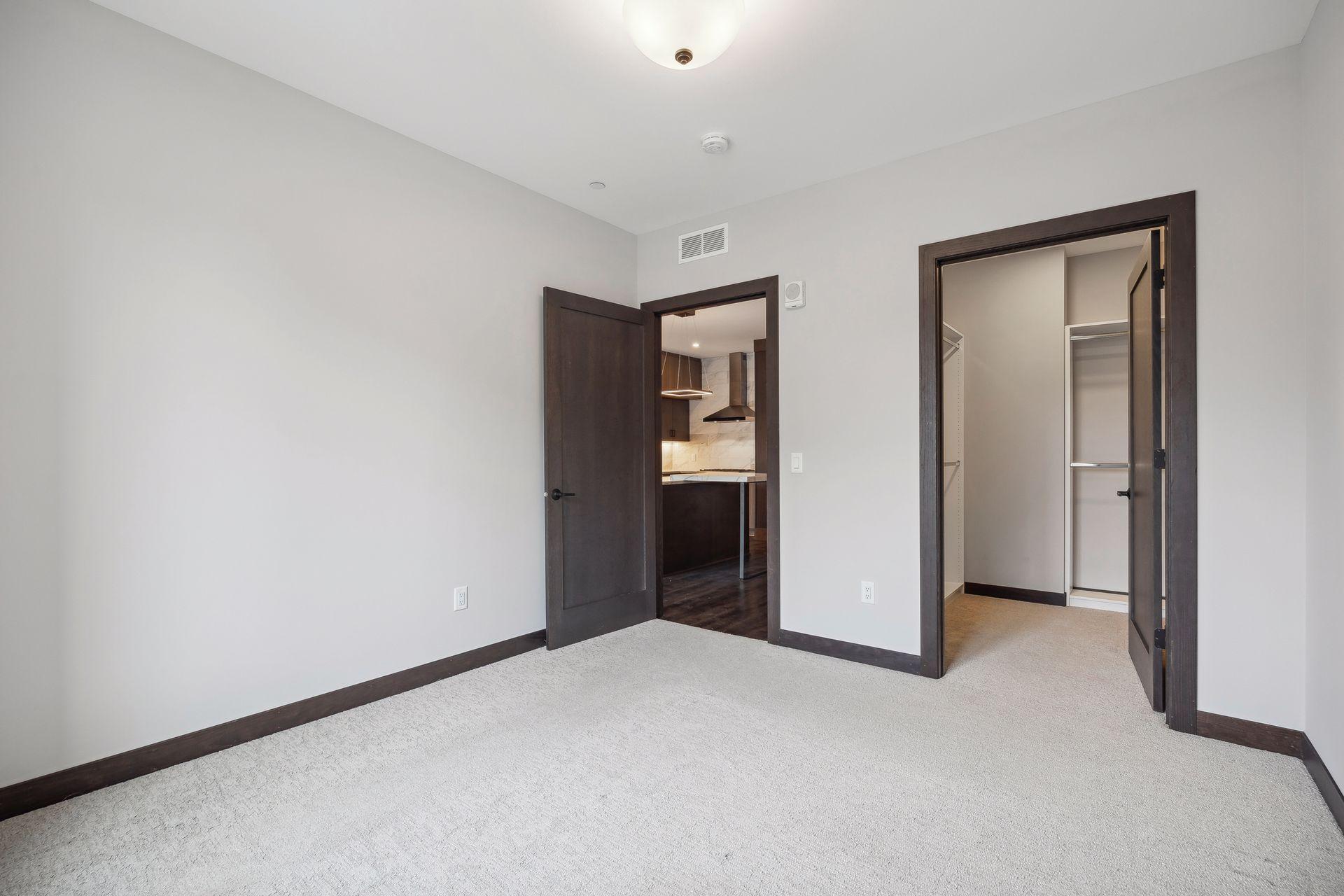253 Lake Street E Unit: 206