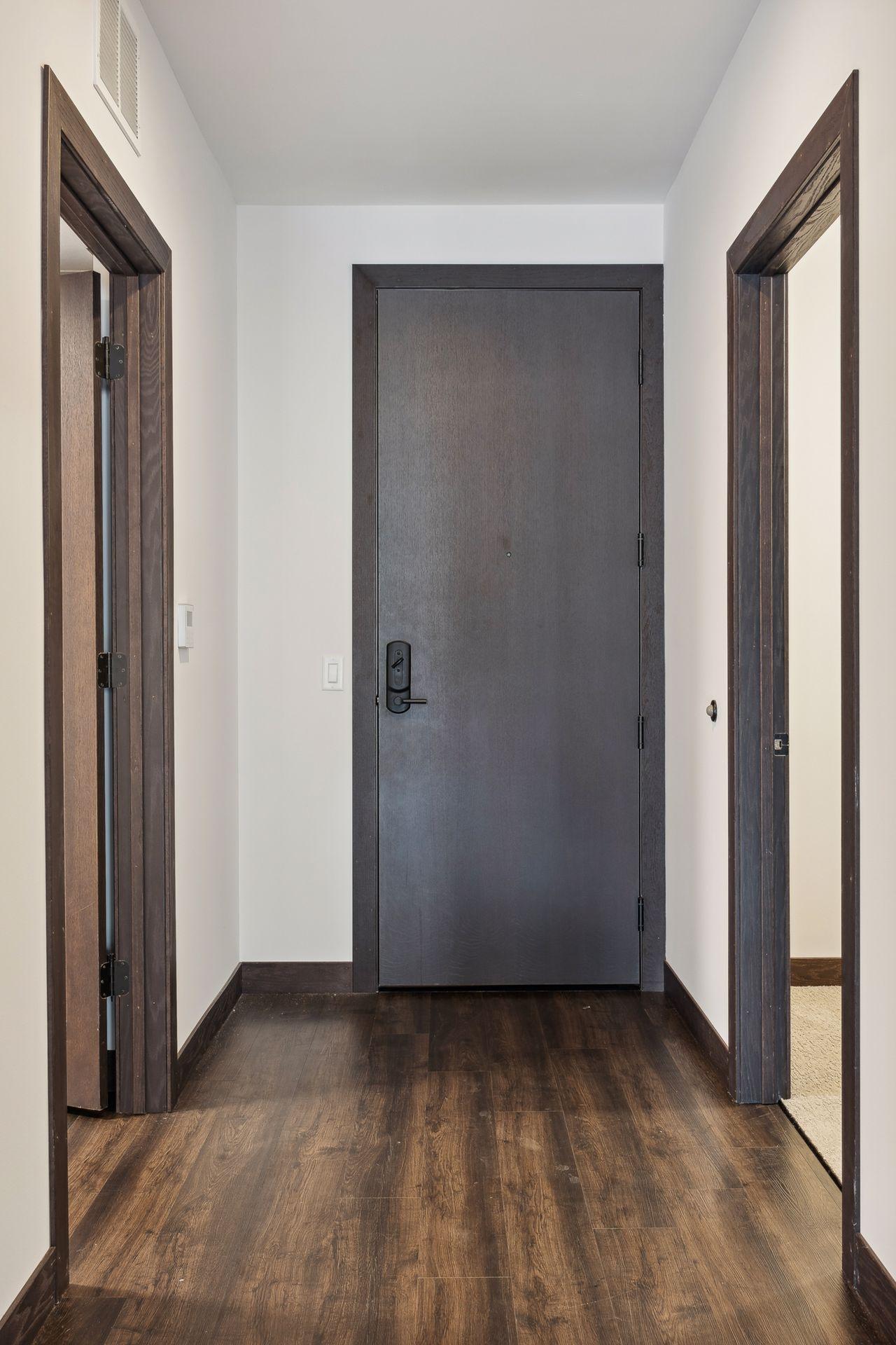 253 Lake Street E Unit: 206