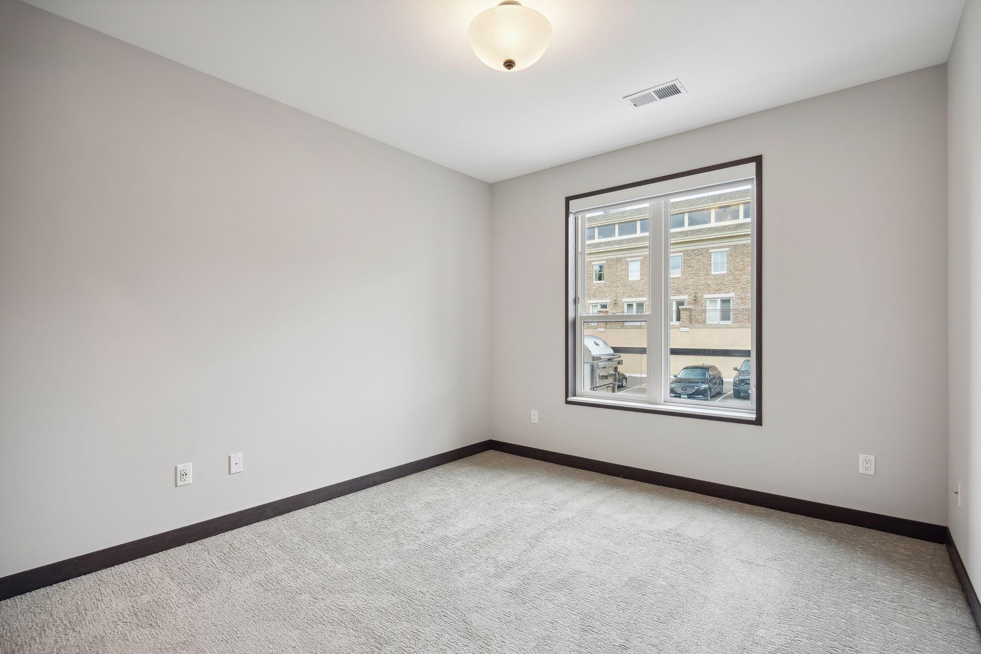 253 Lake Street E Unit: 206