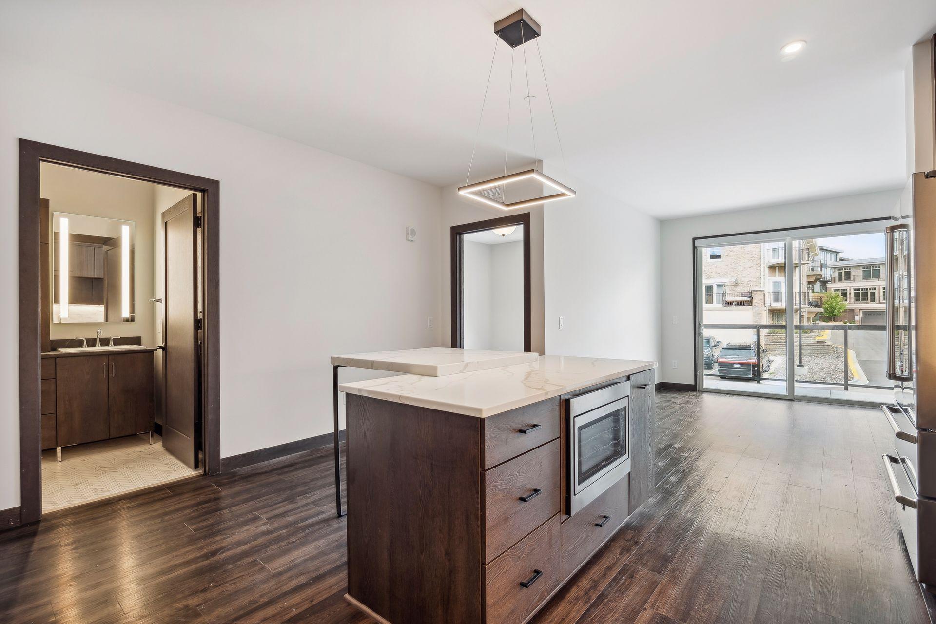 253 Lake Street E Unit: 206