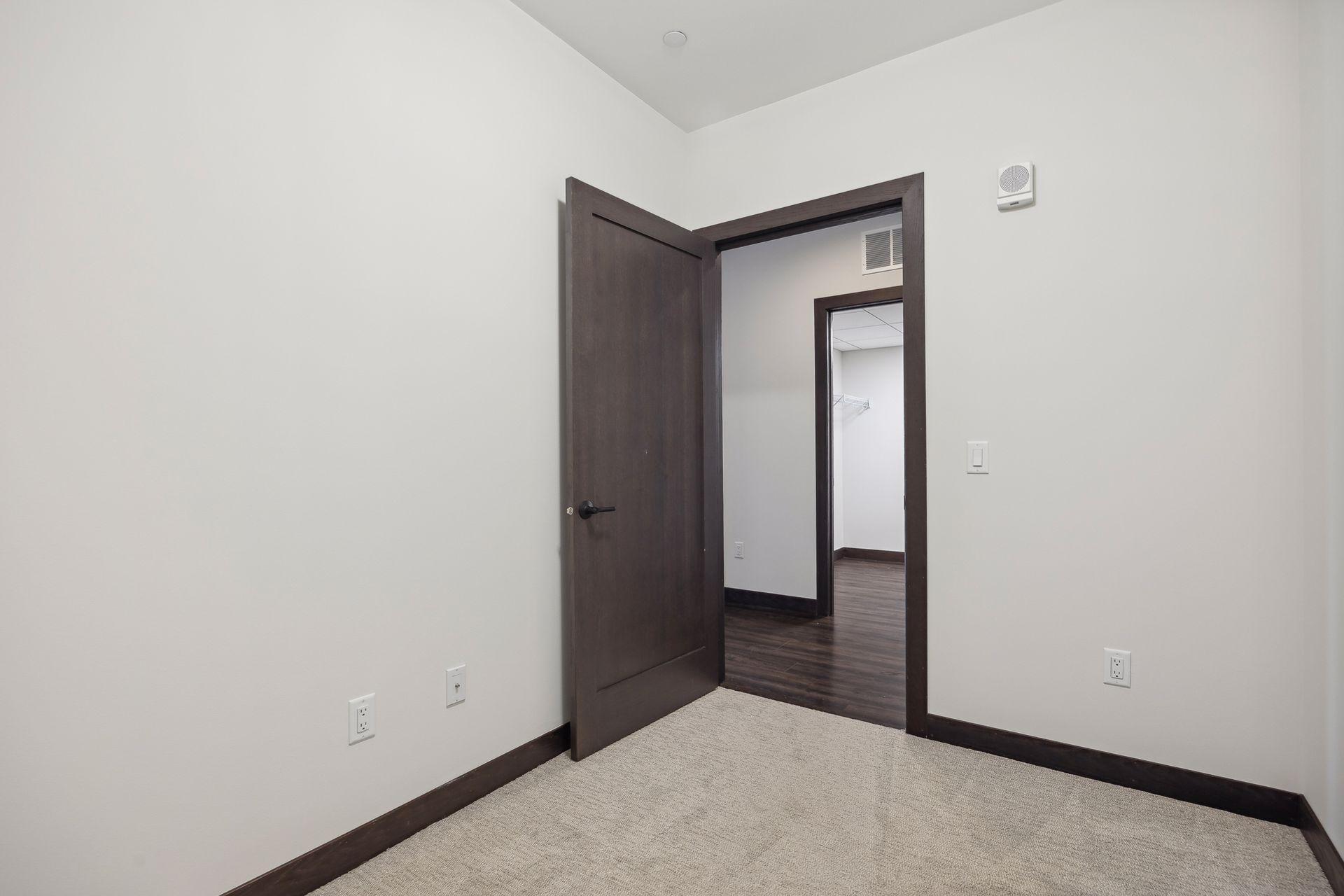253 Lake Street E Unit: 206