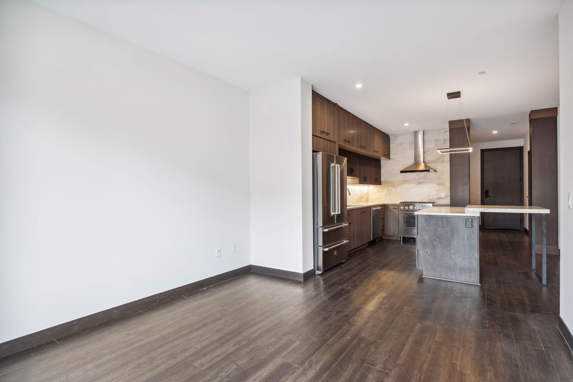 253 Lake Street E Unit: 206