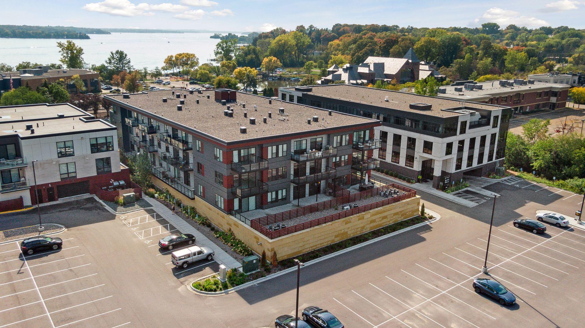 253 Lake Street E Unit: 206