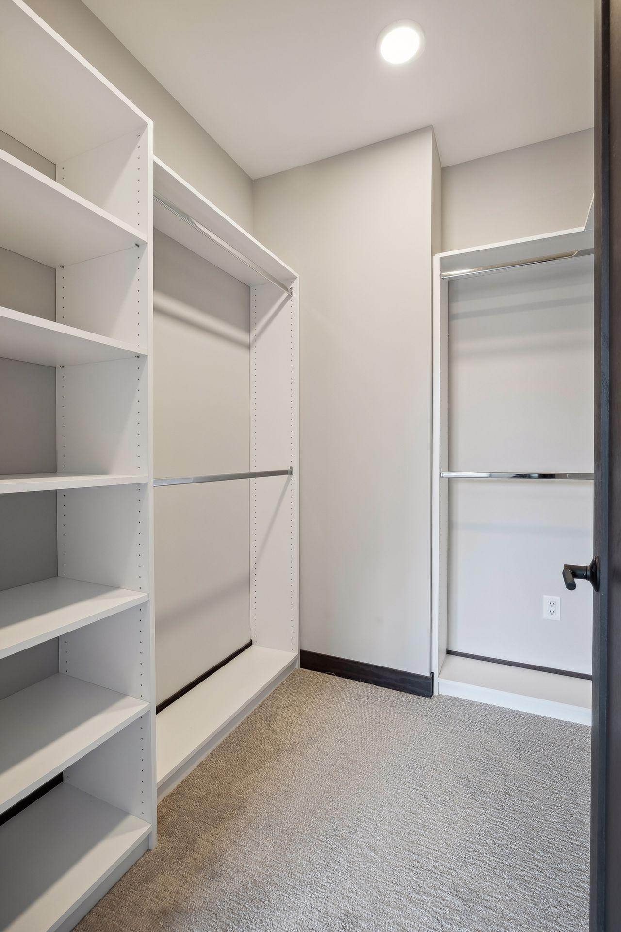253 Lake Street E Unit: 206
