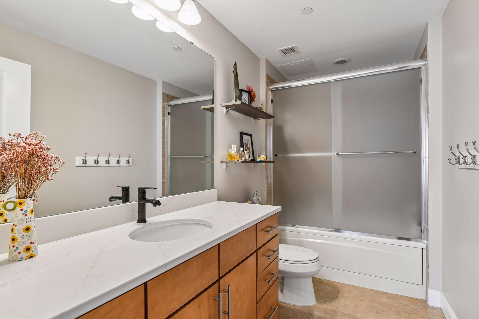 100 3rd Avenue S Unit: 606