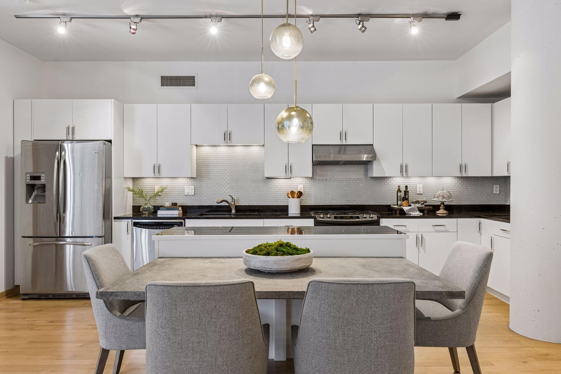 215 10th Avenue S Unit: 411