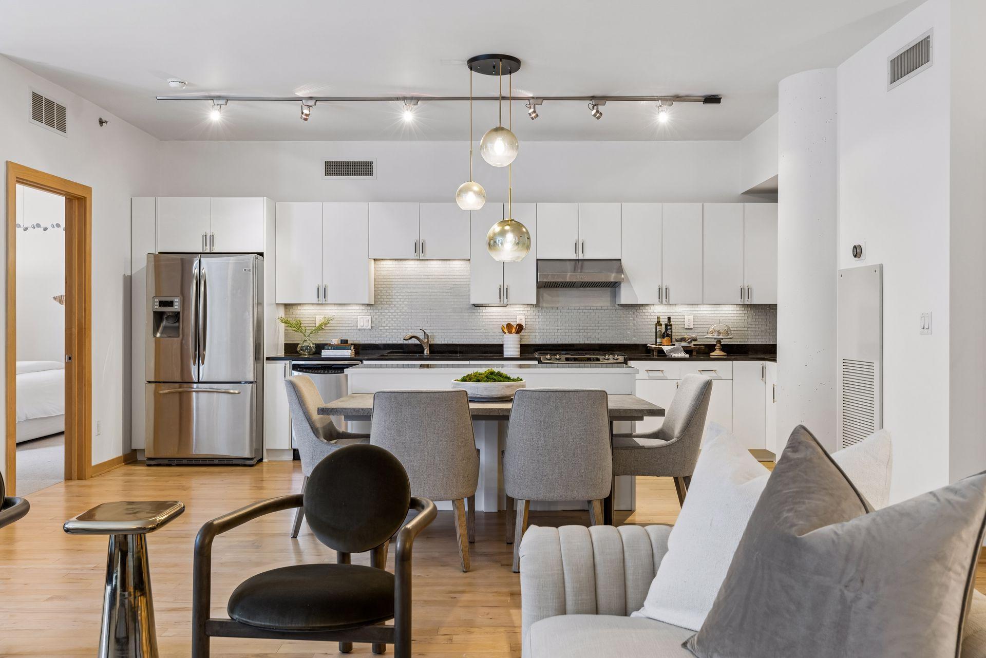 215 10th Avenue S Unit: 411