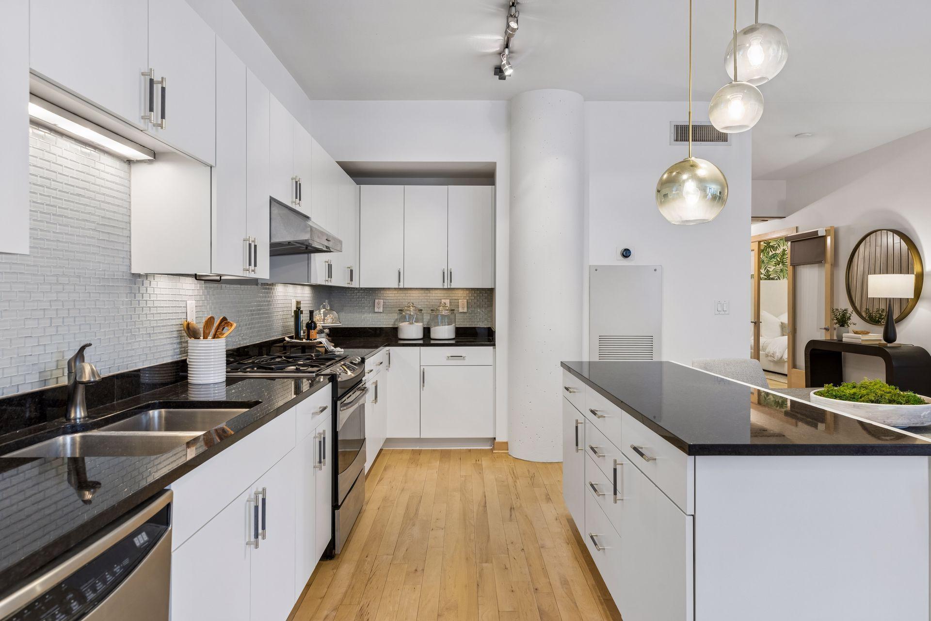 215 10th Avenue S Unit: 411