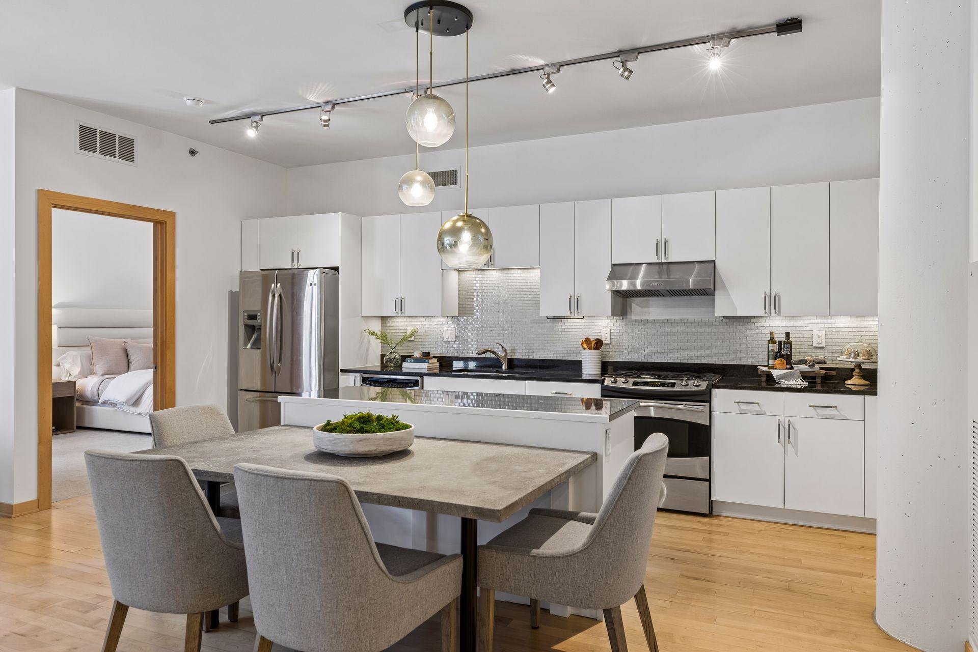 215 10th Avenue S Unit: 411