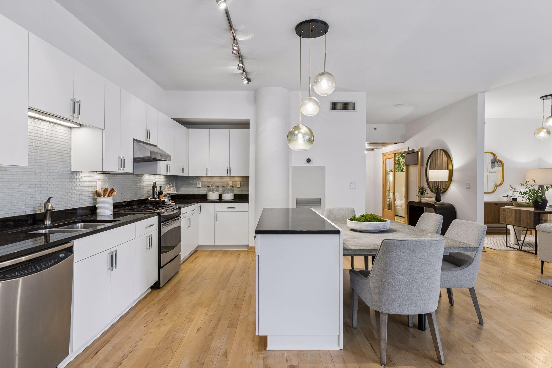 215 10th Avenue S Unit: 411