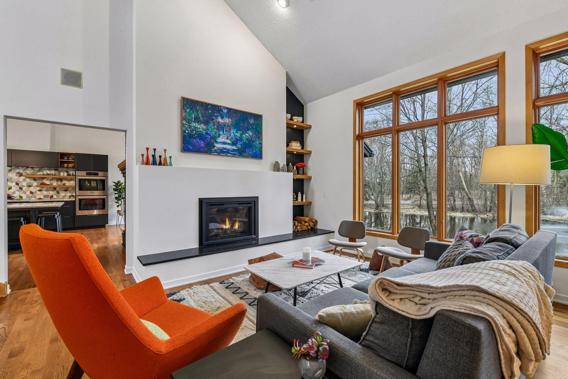 1815 Meadowwoods Trail