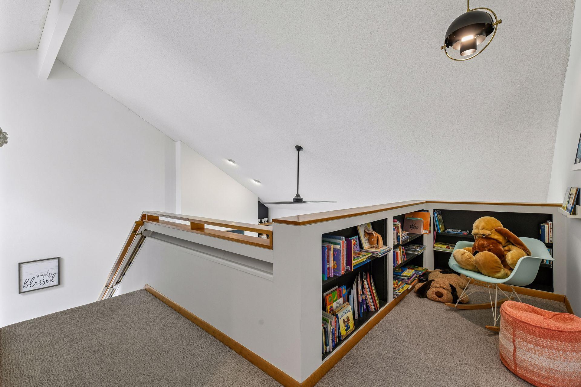 1815 Meadowwoods Trail