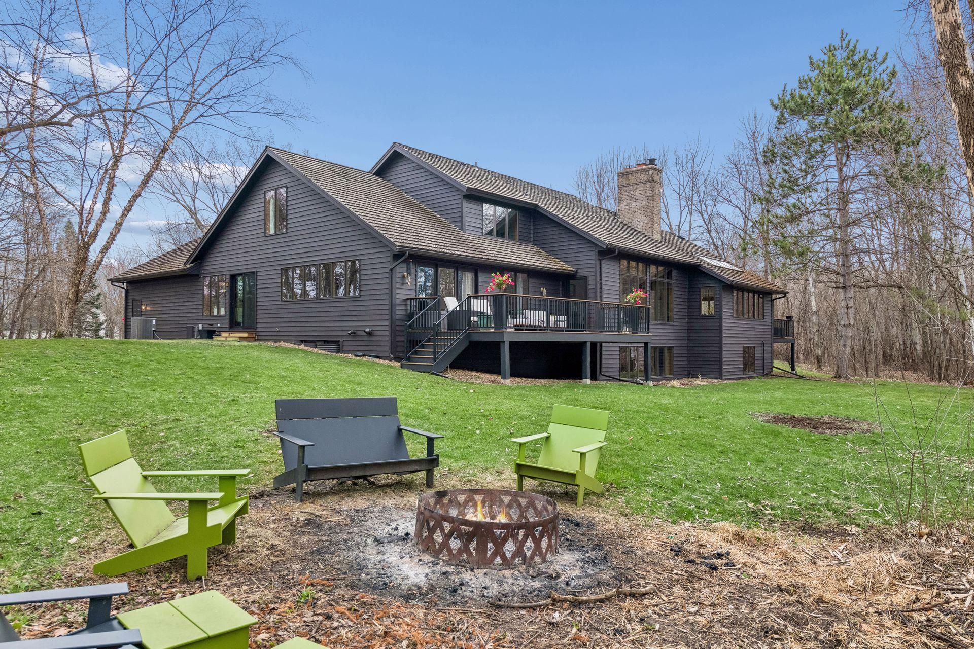 1815 Meadowwoods Trail