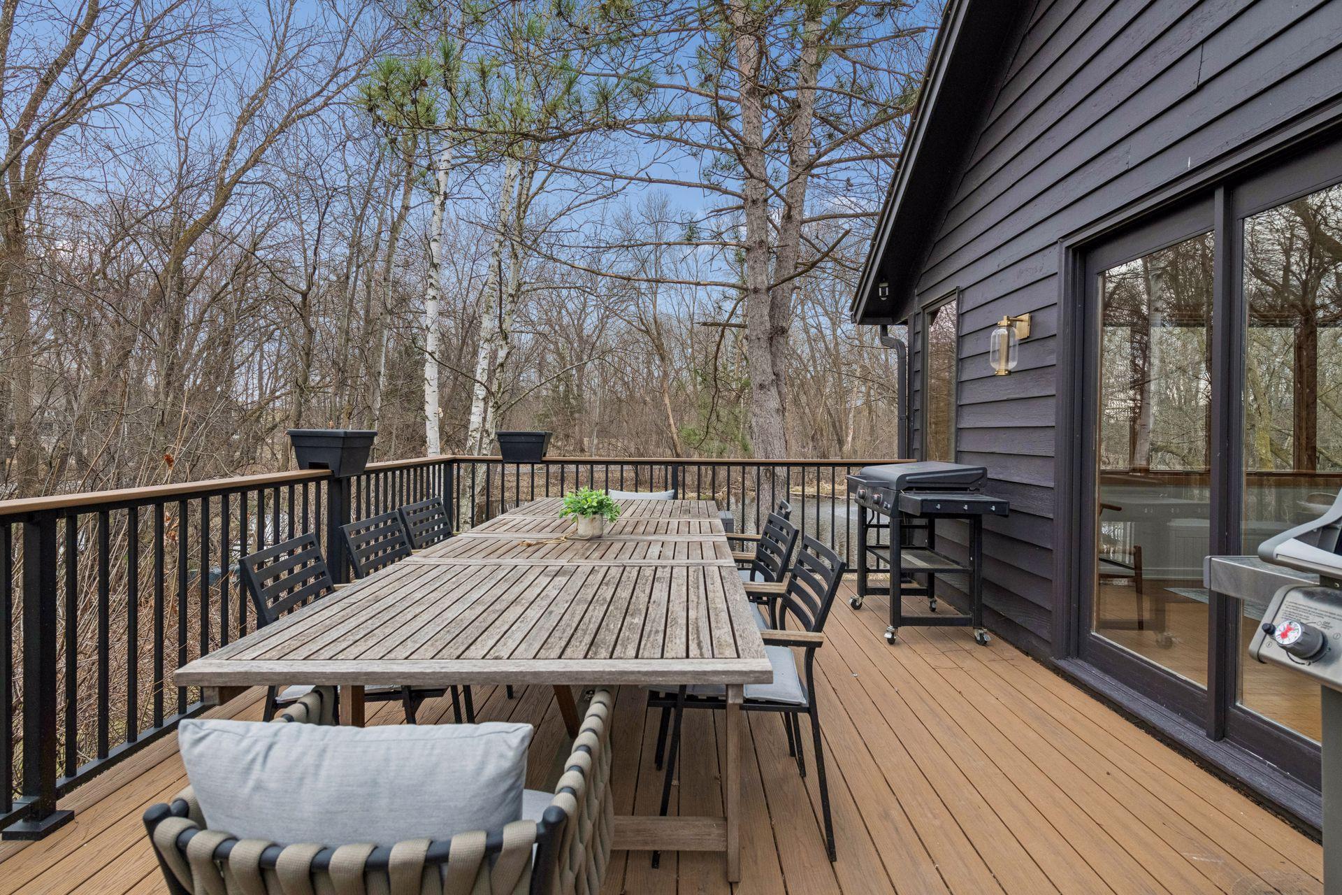 1815 Meadowwoods Trail