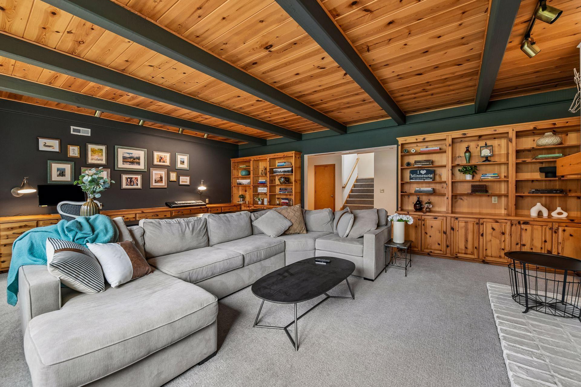1815 Meadowwoods Trail