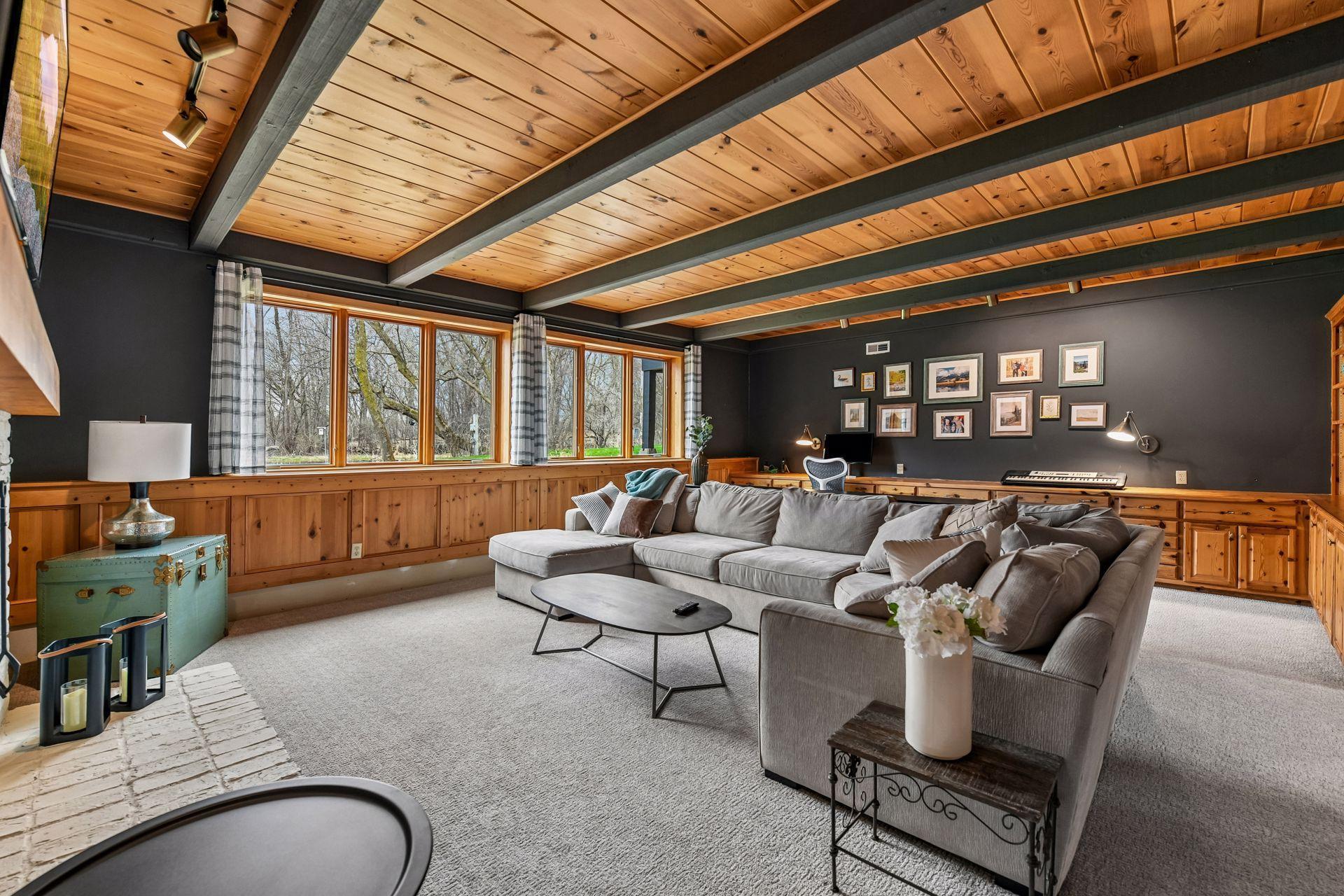 1815 Meadowwoods Trail