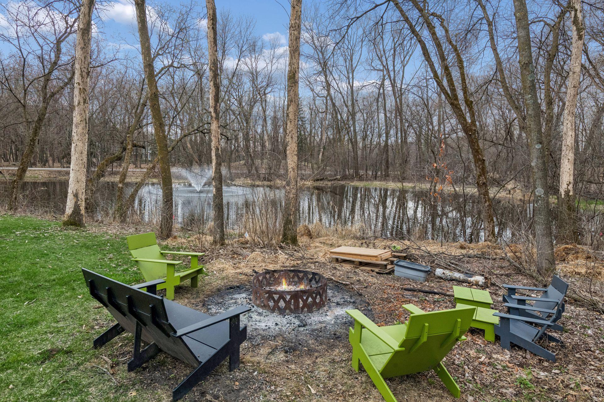 1815 Meadowwoods Trail