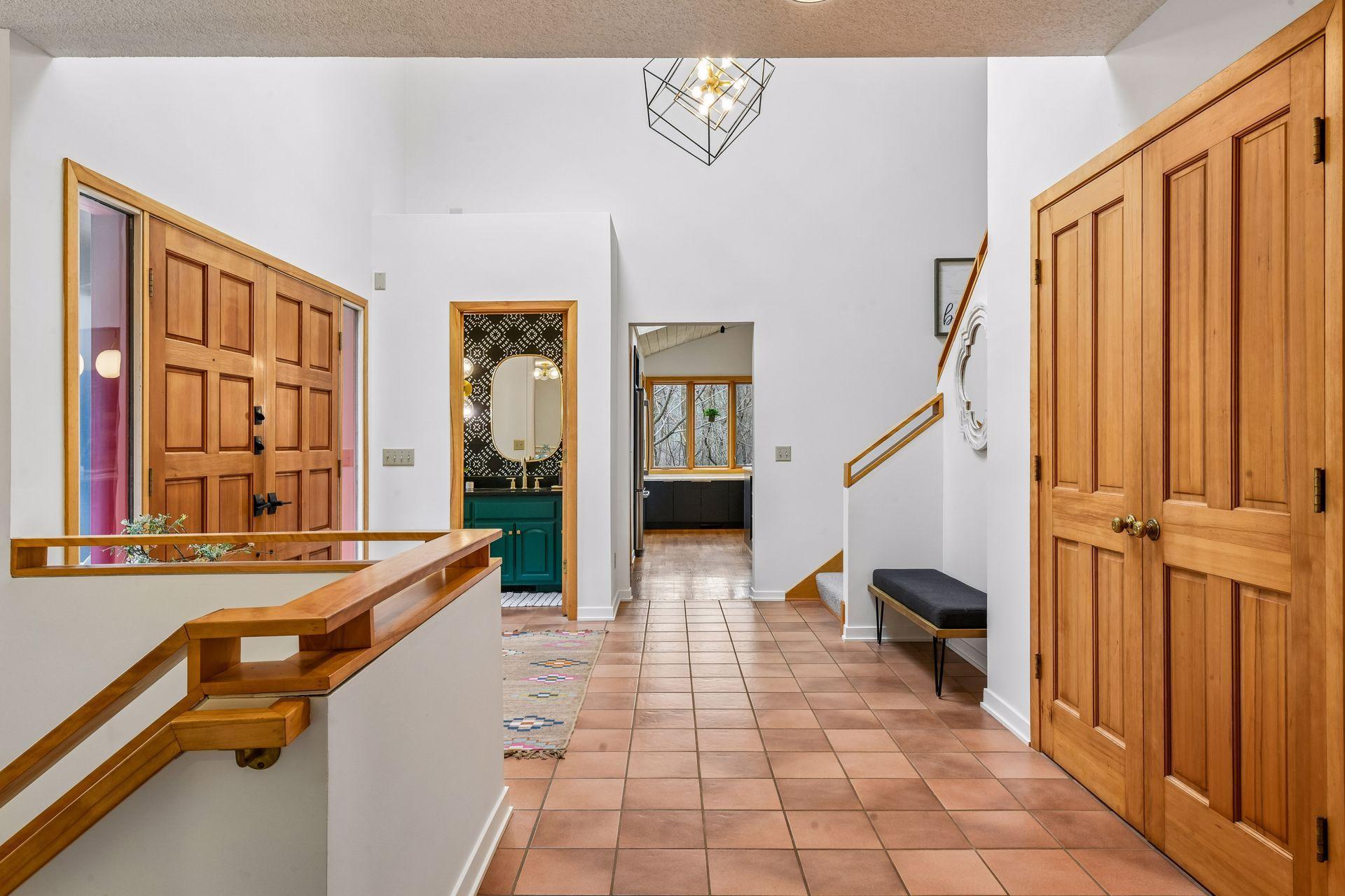 1815 Meadowwoods Trail