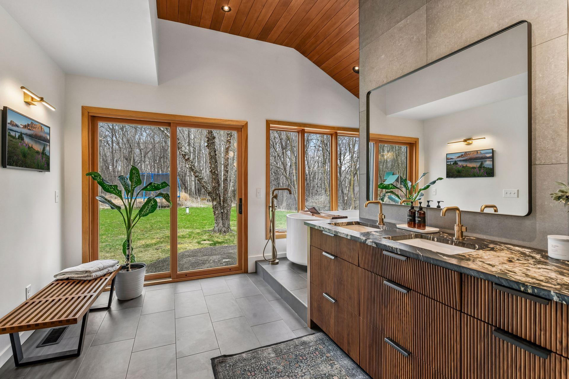 1815 Meadowwoods Trail