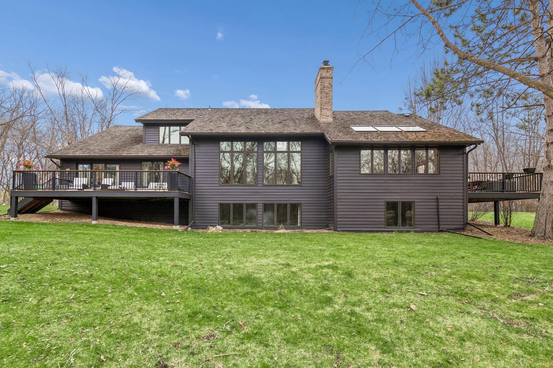 1815 Meadowwoods Trail
