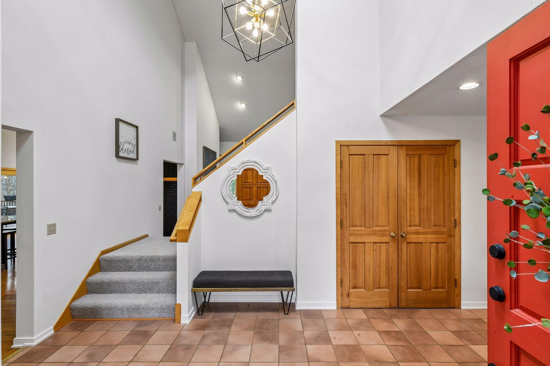 1815 Meadowwoods Trail