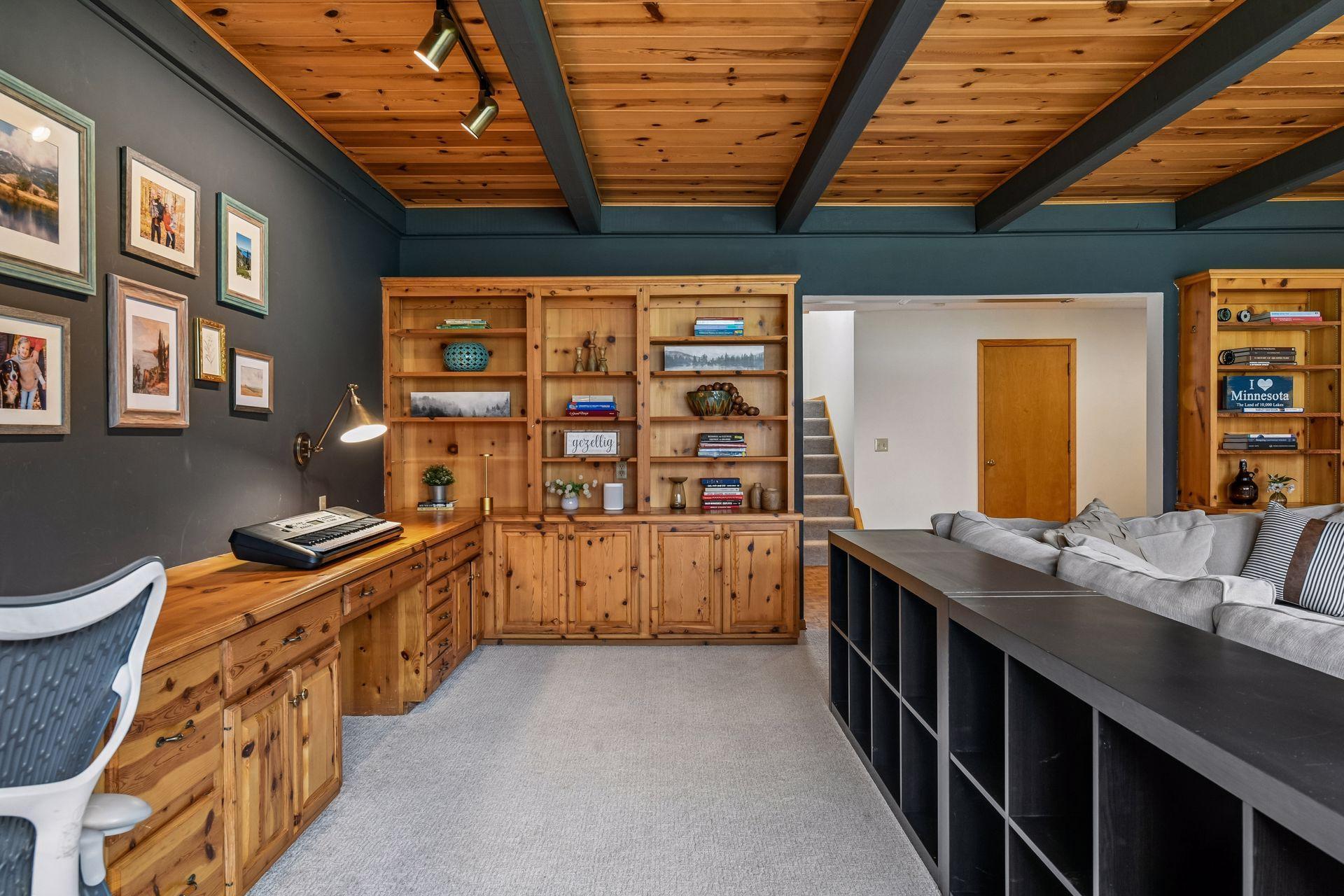 1815 Meadowwoods Trail