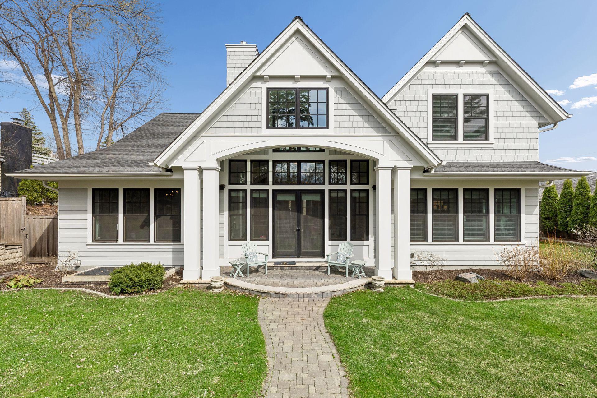 215 Ferndale Road S