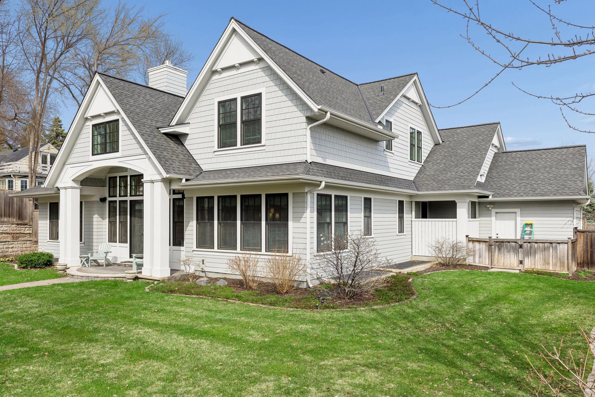 215 Ferndale Road S
