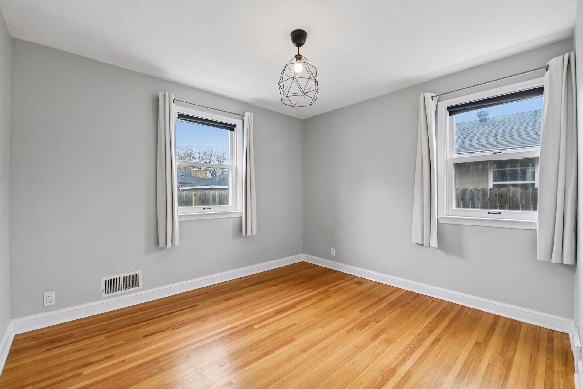 1605 Nokomis Court