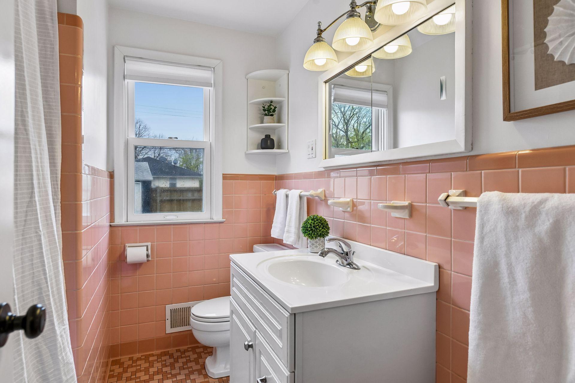 1605 Nokomis Court