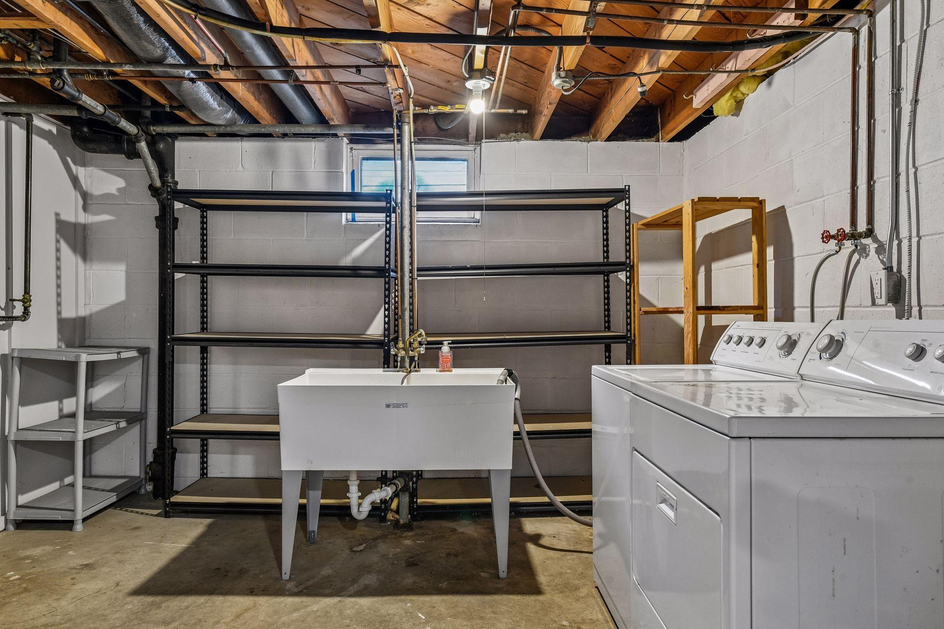 1605 Nokomis Court
